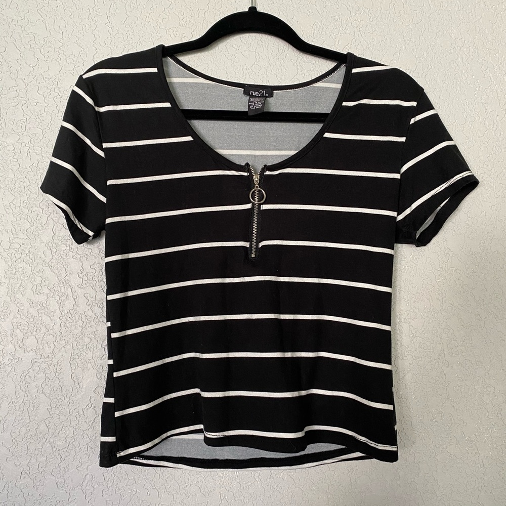 Women’s stripped crop top